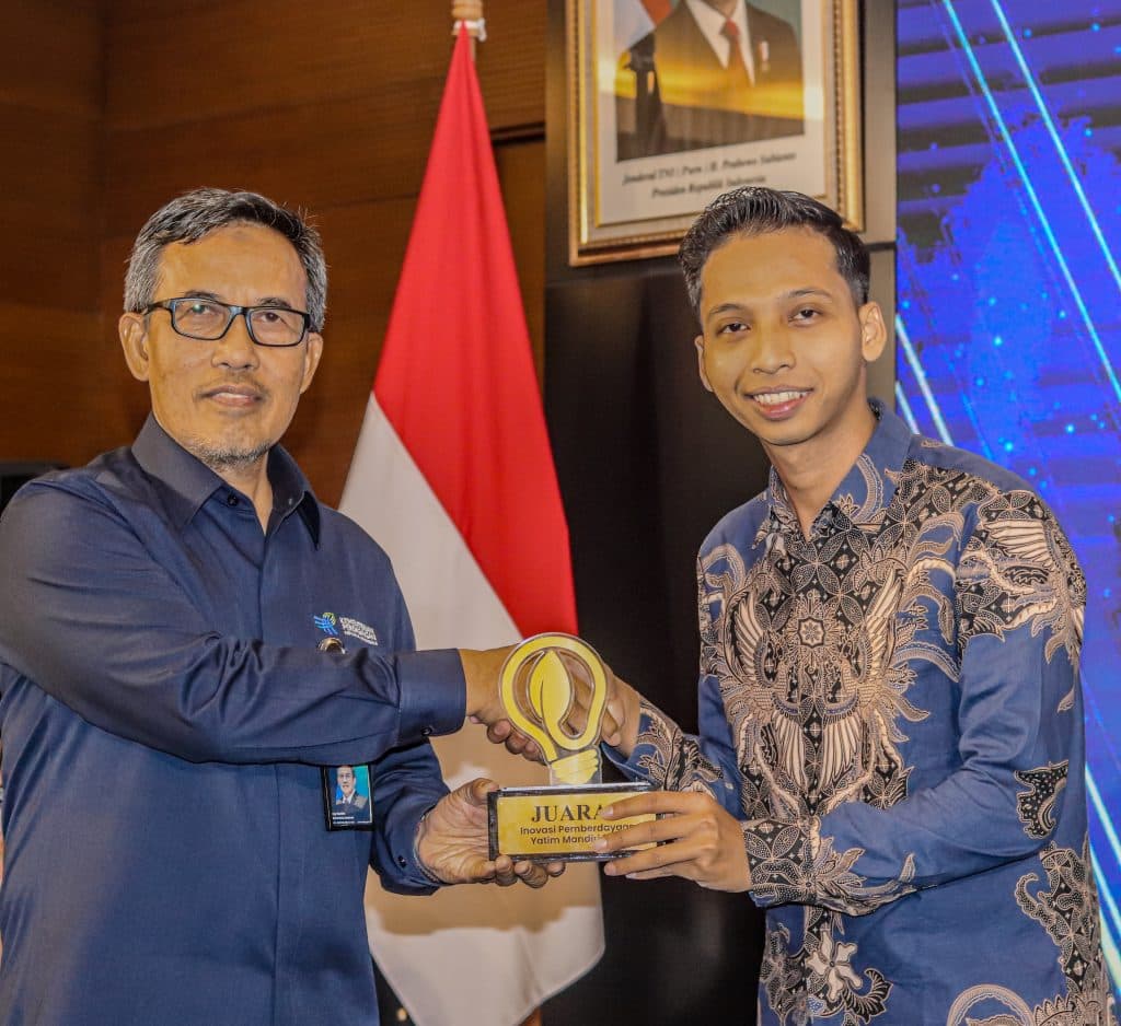 Pengelolaan Sampah Anorganik menjadi Paving Block di Semarang 