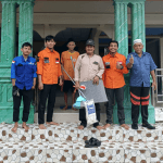 yatim-mandiri-banten-giat-bersihkan-masjid-pasca-bencana-banjir-di-kampung-cimoyan-desa-sepang-serang