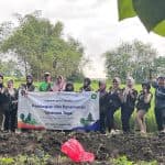 yatim-mandiri-bojonegoro-dorong-kesehatan-masyarakat-melalui-pembagian-dan-penanaman-tanaman-toga