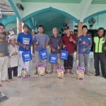 giat-bersih-masjid-yatim-mandiri-gresik-serta-penyaluran-kacamata-untuk-jamaah-lansia